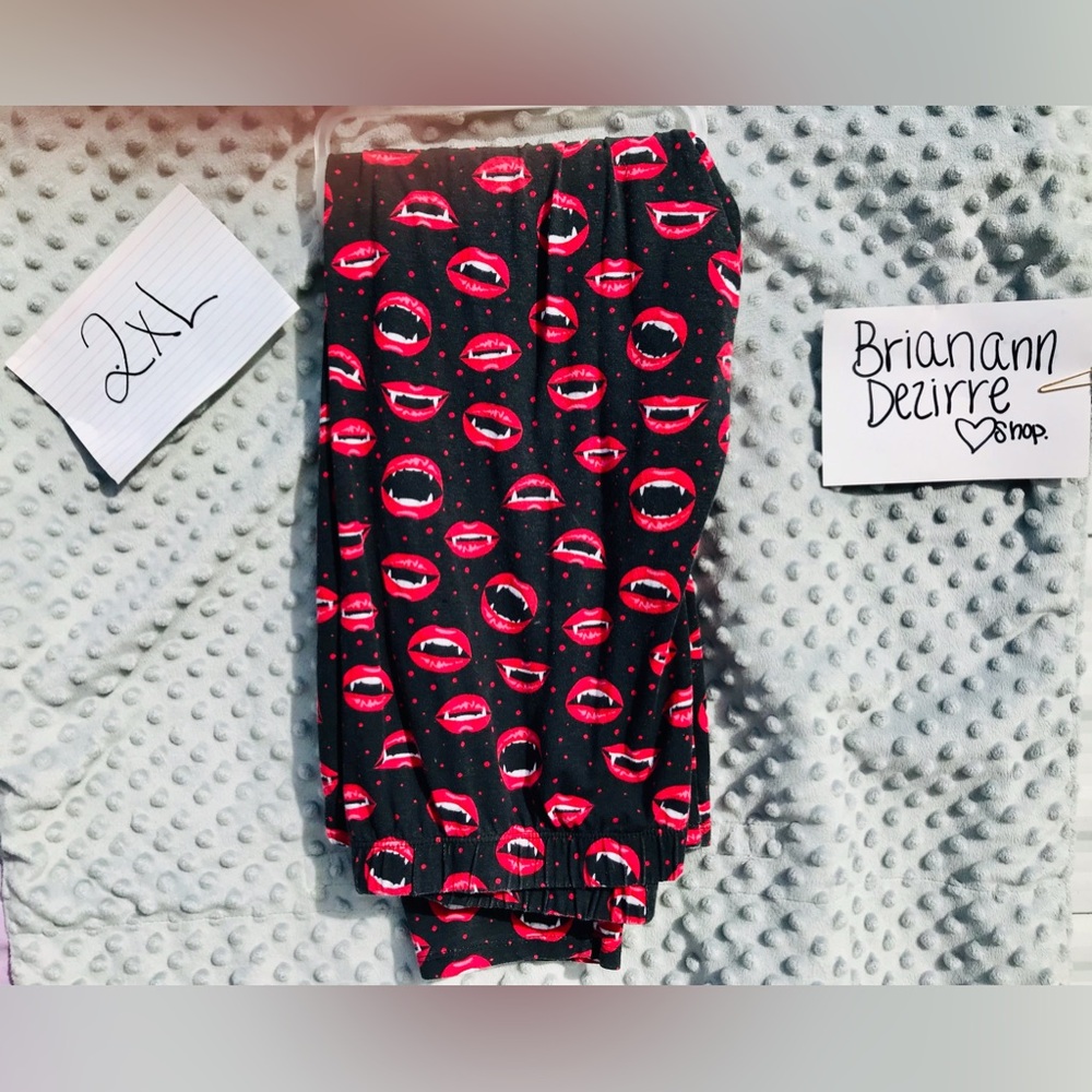 16 pairs of Plus size leggings